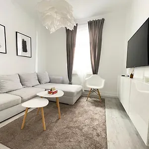 https://70qm-3-rooms-wlan-kitchen-parkplatz.hannover-hotel.net